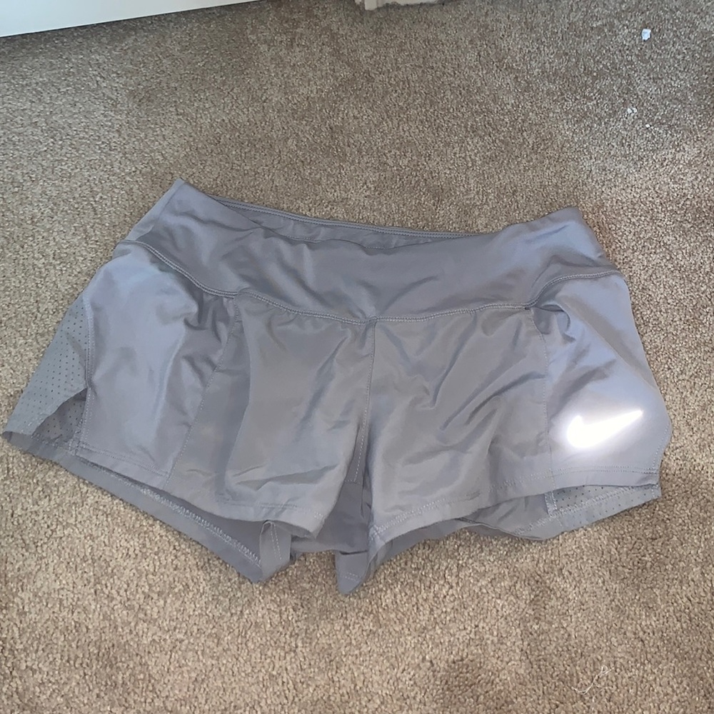 GREY NIKE SHORTS SIZE SMALL GREAT CONDITION